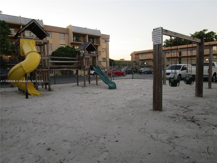 Picture of 10421 N Kendall Dr # C104, Miami FL 33176