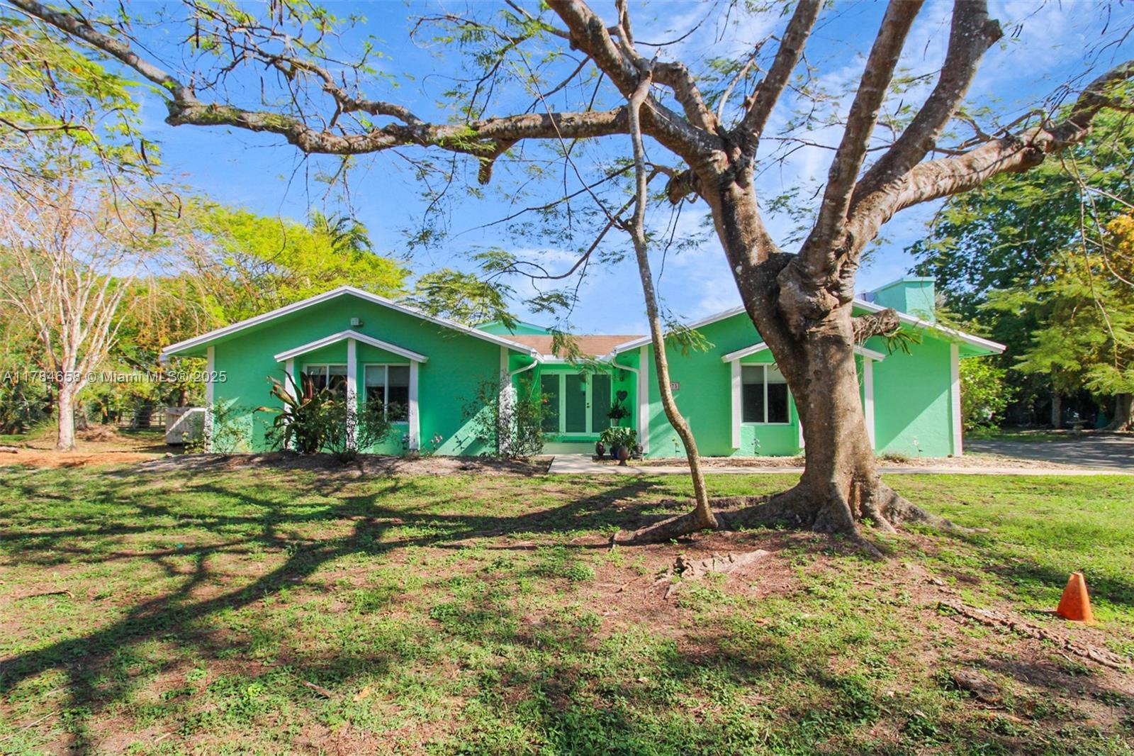 Picture of 14875 SW 238Th St, Homestead, FL 33032