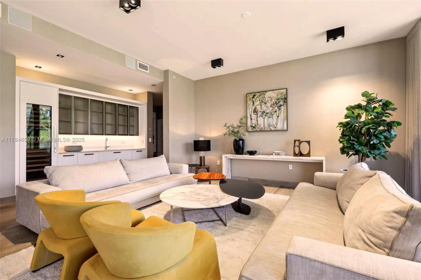 Picture of 3581 E Glencoe St # 309, Miami FL 33133