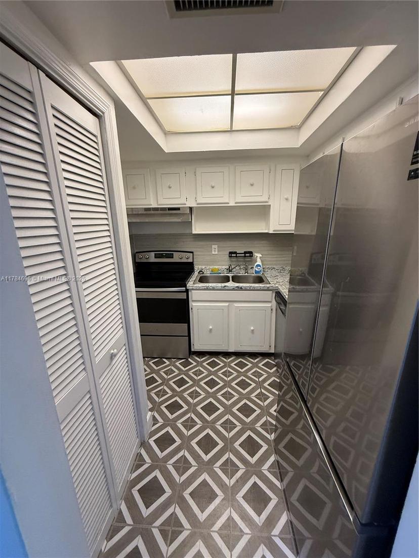 Picture of 1535 SE 15Th St # 202, Fort Lauderdale FL 33316