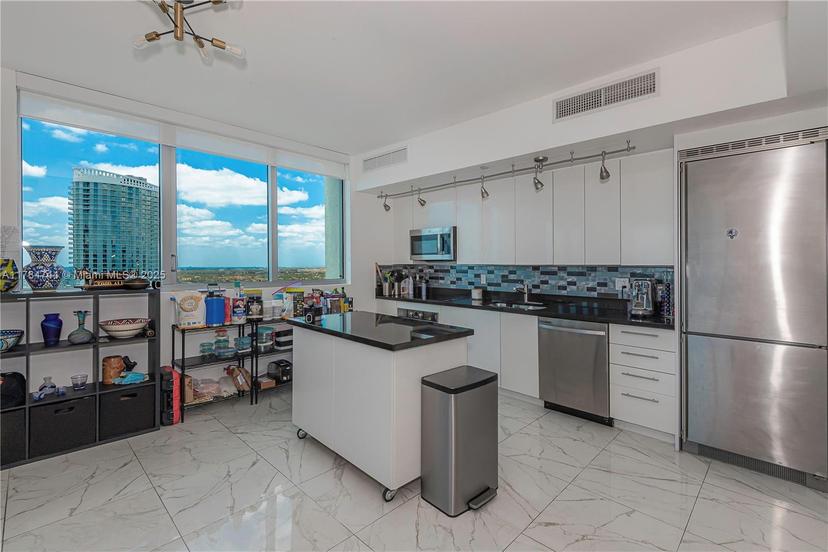 Picture of 92 SW 3Rd St # 4605, Miami FL 33130