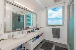 Picture of 92 SW 3Rd St # 4605, Miami, FL 33130