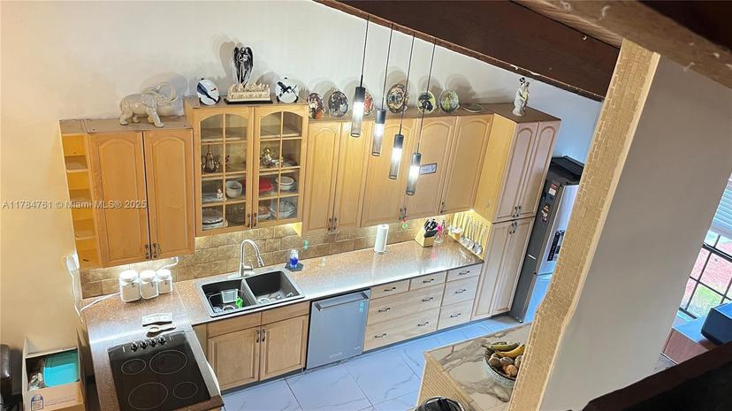 Picture of 10110 Acorn Ln, Pembroke Pines FL 33026