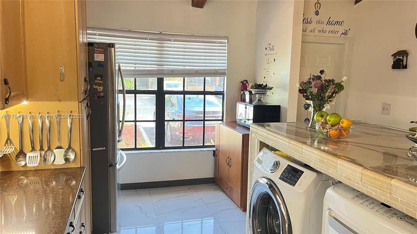 Picture of 10110 Acorn Ln, Pembroke Pines FL 33026