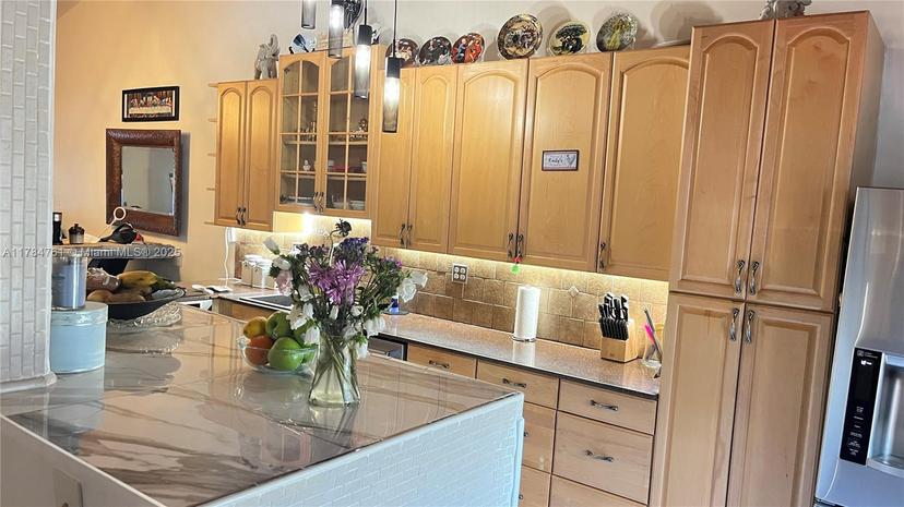 Picture of 10110 Acorn Ln, Pembroke Pines FL 33026