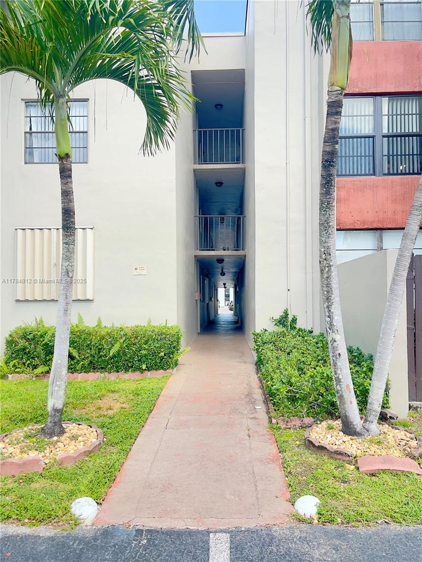 Picture of 10815 SW 112Th Ave # 208, Miami FL 33176