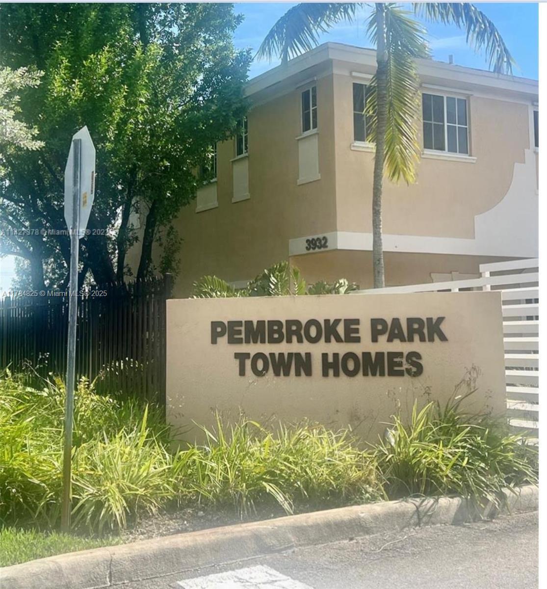 Picture of 3928 SW 52Nd Ave # F3, Pembroke Park, FL 33023