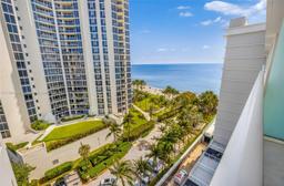 Picture of 19201 Collins Ave # 925, Sunny Isles Beach, FL 33160
