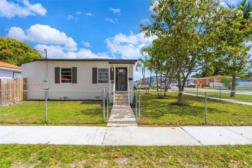 Picture of 301 E 35Th St, Hialeah FL 33013