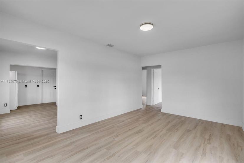 Picture of 301 E 35Th St, Hialeah FL 33013