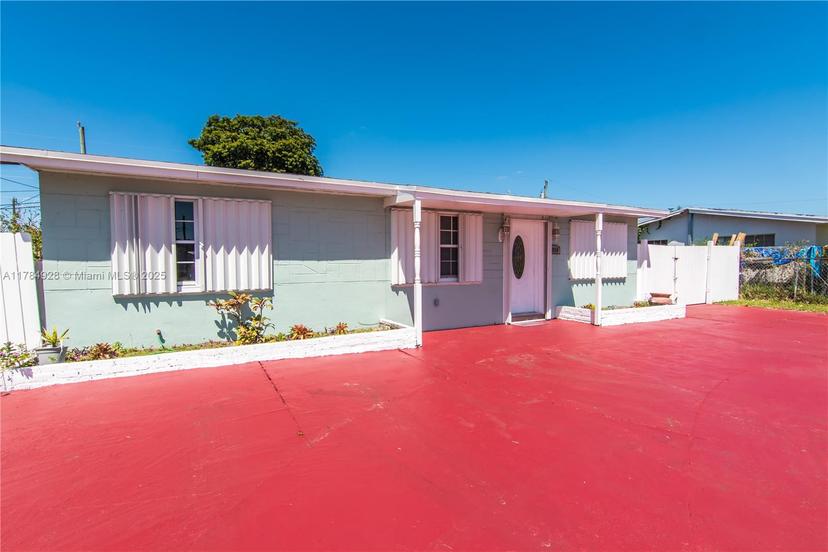 Picture of 3950 SW 59Th Ter, West Park FL 33023