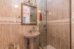 Picture of 3950 SW 59Th Ter, West Park, FL 33023