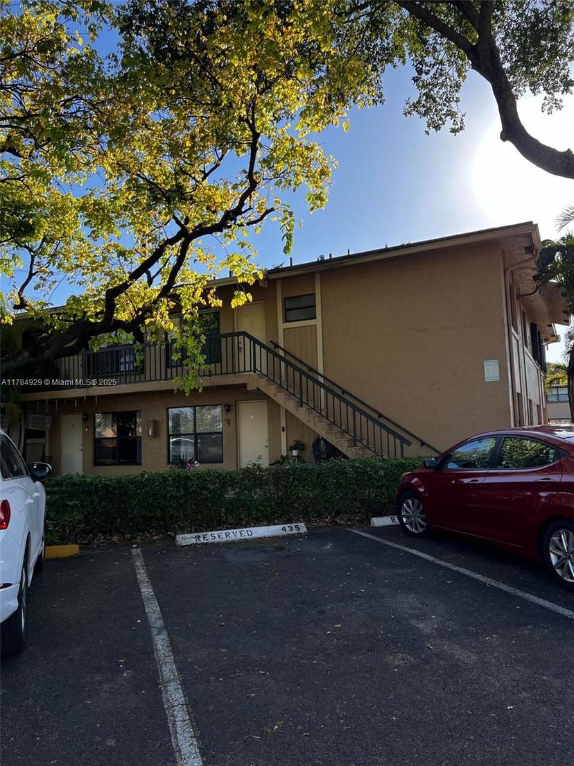 Picture of 2610 W 67Th Pl # 14, Hialeah FL 33016