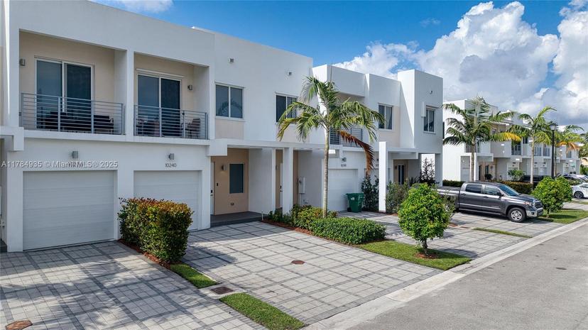 Picture of 10240 NW 72Nd Ter, Doral FL 33178