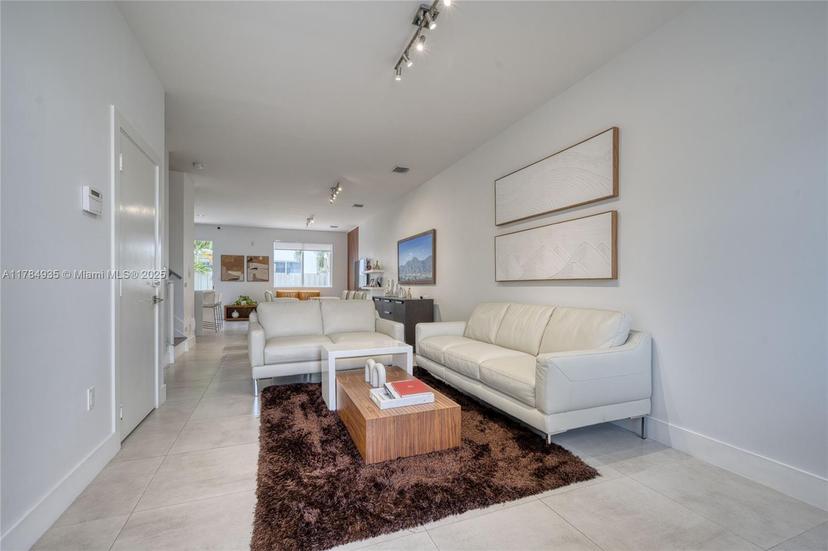 Picture of 10240 NW 72Nd Ter, Doral FL 33178