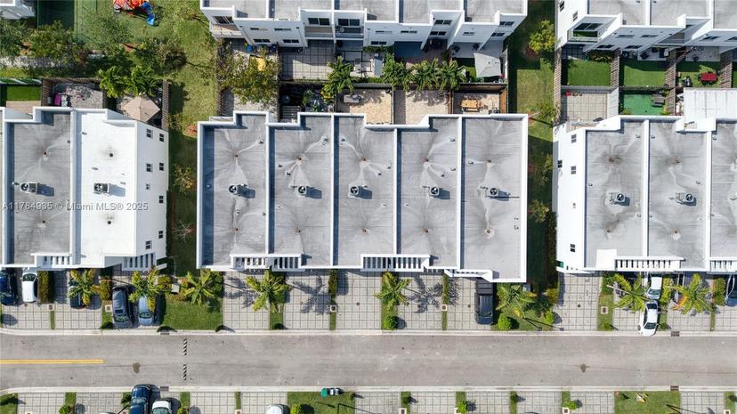 Picture of 10240 NW 72Nd Ter, Doral FL 33178
