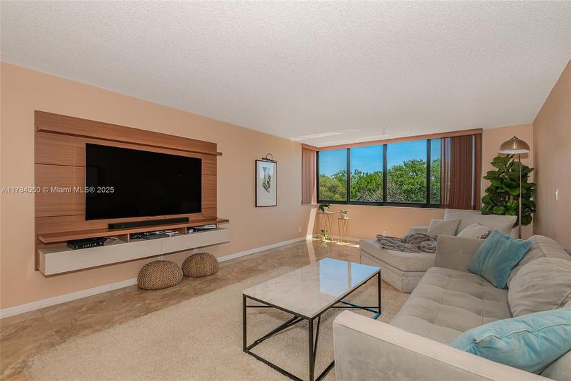 Picture of 8010 Hampton Blvd # 304, North Lauderdale FL 33068