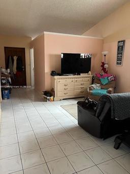 Picture of 2566 W 73Rd Pl, Hialeah, FL 33016