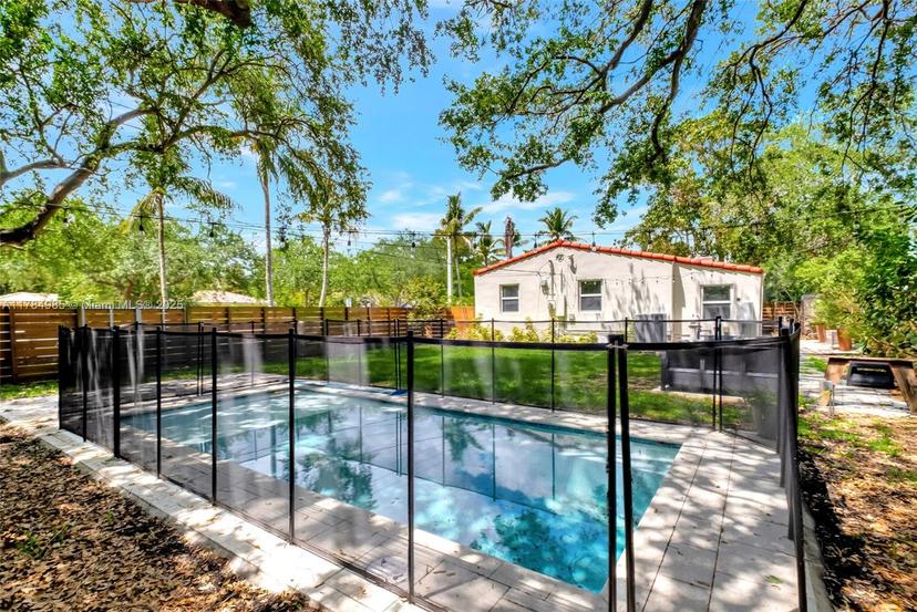 Picture of 12075 NE 10Th Ave, Biscayne Park FL 33161