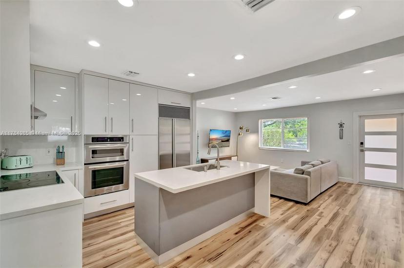 Picture of 12075 NE 10Th Ave, Biscayne Park FL 33161