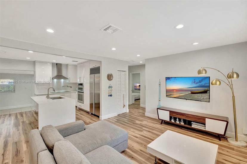 Picture of 12075 NE 10Th Ave, Biscayne Park FL 33161