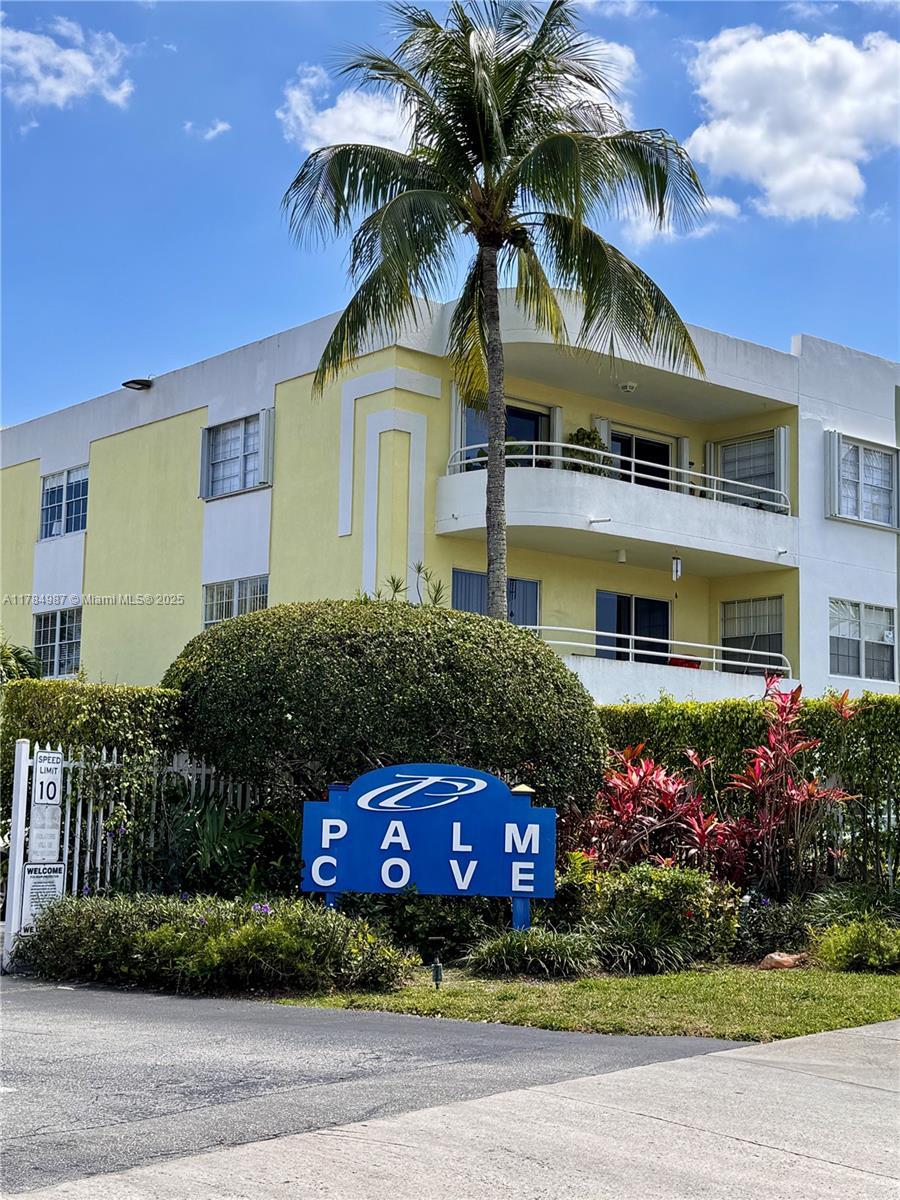 Picture of 10795 SW 108Th Ave # 103, Miami, FL 33176