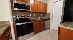 Picture of 10795 SW 108Th Ave # 103, Miami, FL 33176