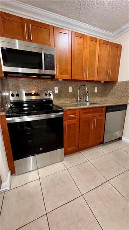 Picture of 10795 SW 108Th Ave # 103, Miami, FL 33176