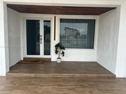 Picture of 410 W 30Th Pl, Hialeah, FL 33012