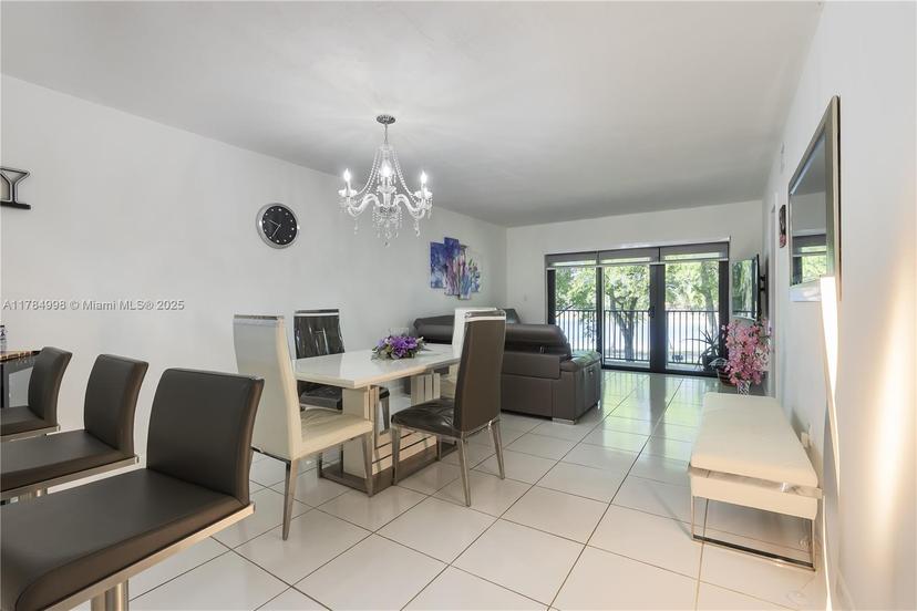 Picture of 290 W Park Dr # 7, Miami FL 33172
