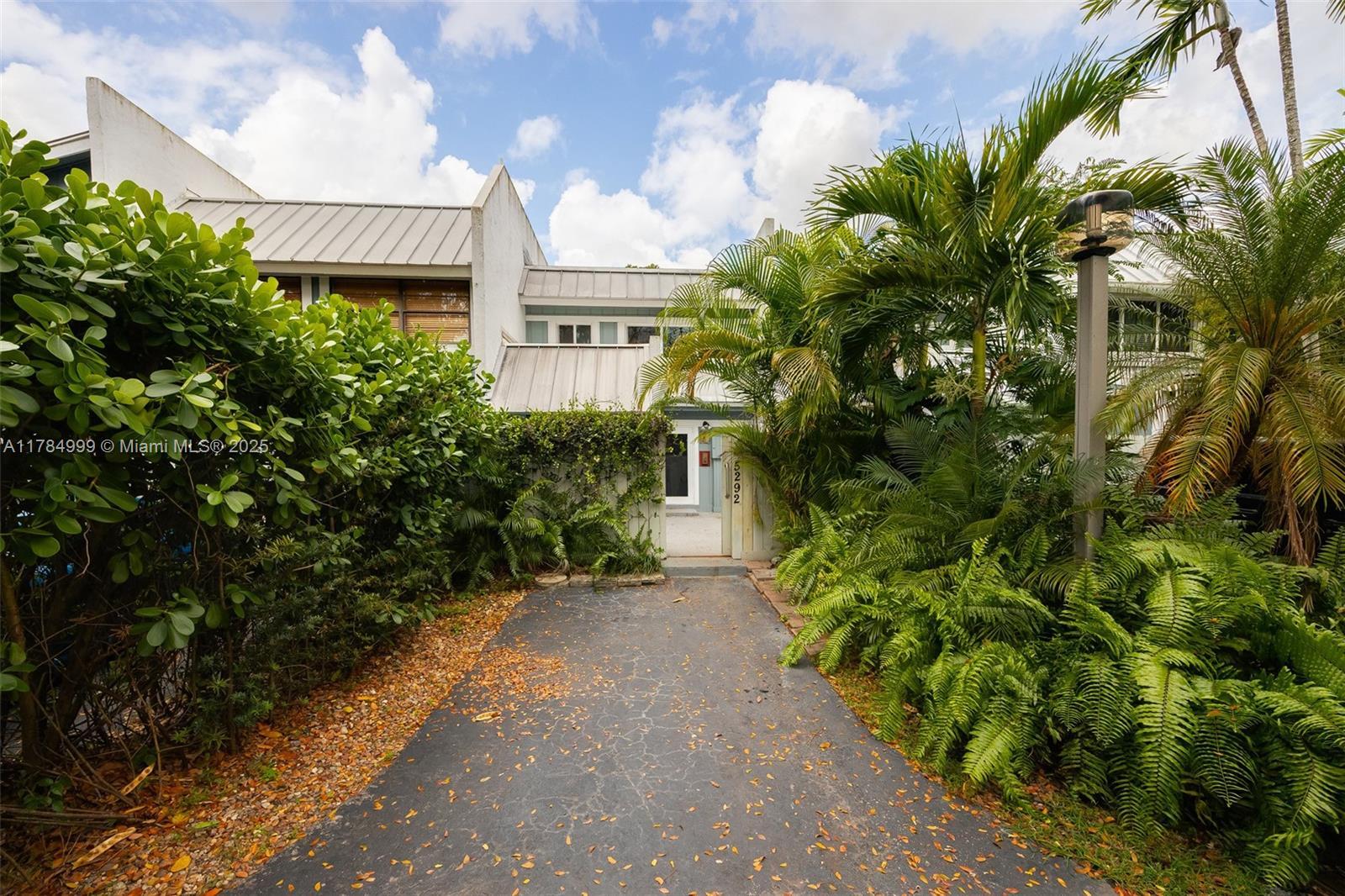Picture of 5292 SW 69Th Pl, Miami, FL 33155