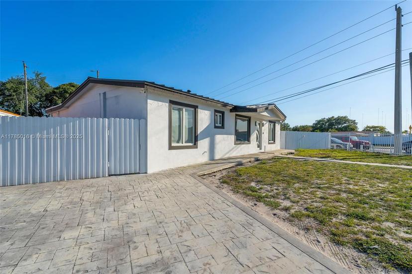 Picture of 3630 NW 207Th St, Miami Gardens FL 33056