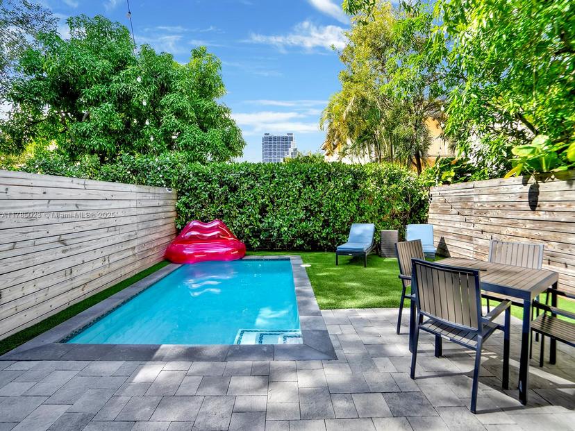 Picture of 3070 Elizabeth St # 3070, Coconut Grove FL 33133