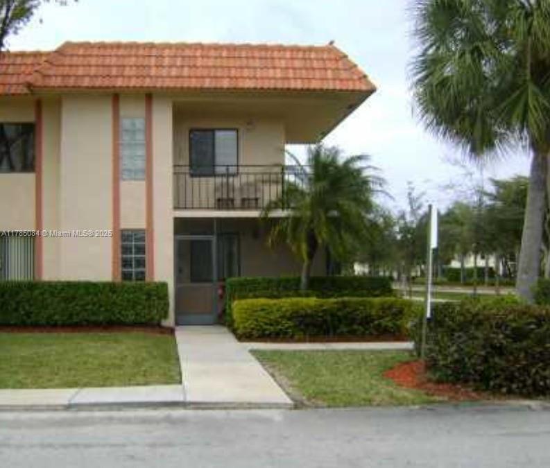Picture of 357 Lakeview Dr # 104, Weston, FL 33326