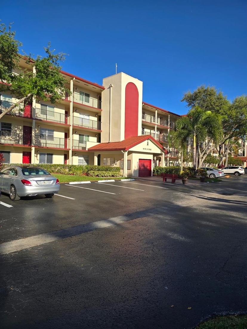 Picture of 901 SW 128Th Ter # 407A, Pembroke Pines FL 33027