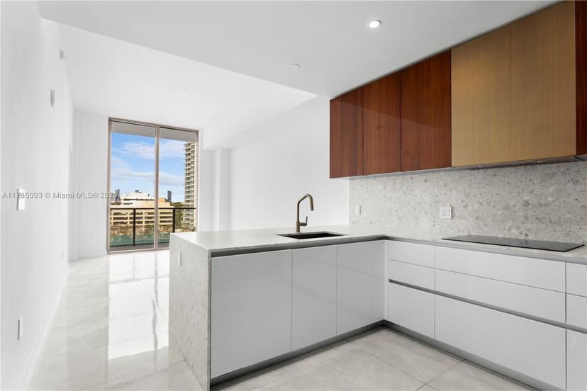 Picture of 2678 Tigertail Ave # 612, Miami FL 33133