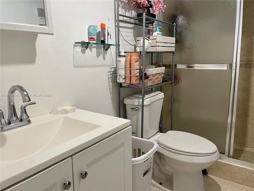 Picture of 10090 NW 80Th Ct # 1401, Hialeah Gardens FL 33016