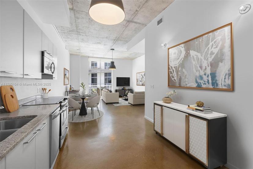 Picture of 2001 Meridian Ave # 412, Miami Beach FL 33139