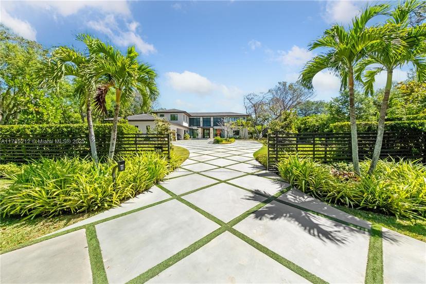 Picture of 8825 SW 64Th Ct, Pinecrest FL 33156