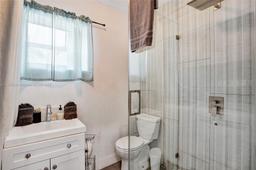 Picture of 1124 NE 6Th St, Hallandale Beach, FL 33009