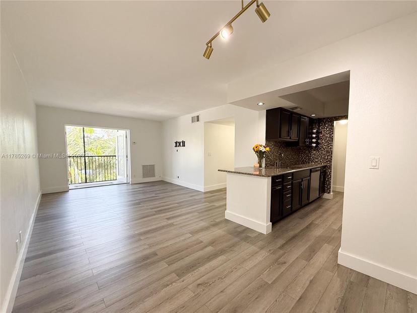 Picture of 1601 S Flagler Dr # 211O, West Palm Beach FL 33401