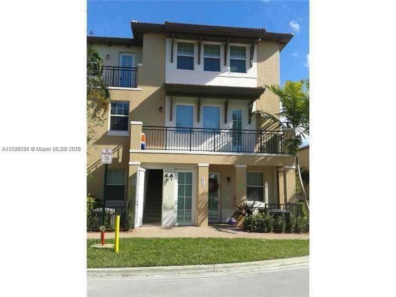 Picture of 948 SW 147Th Ave # 2612, Pembroke Pines, FL 33027