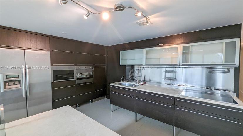 Picture of 6000 Collins Ave # 103, Miami Beach FL 33140