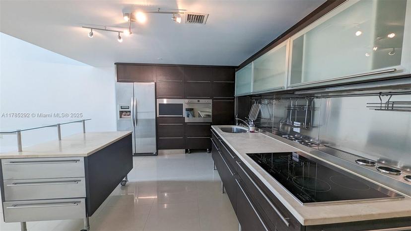 Picture of 6000 Collins Ave # 103, Miami Beach FL 33140
