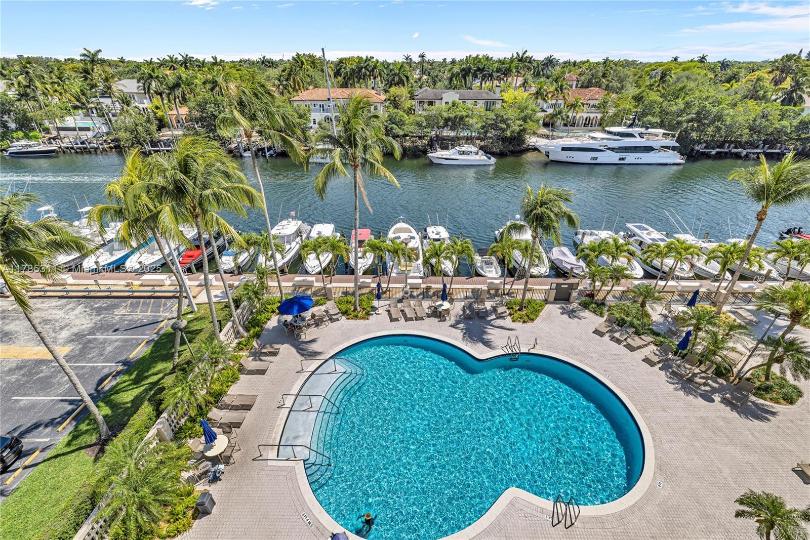 Picture of 90 Edgewater Dr # 624, Coral Gables, FL 33133