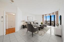 Picture of 20191 E Country Club Dr, Aventura, FL 33180