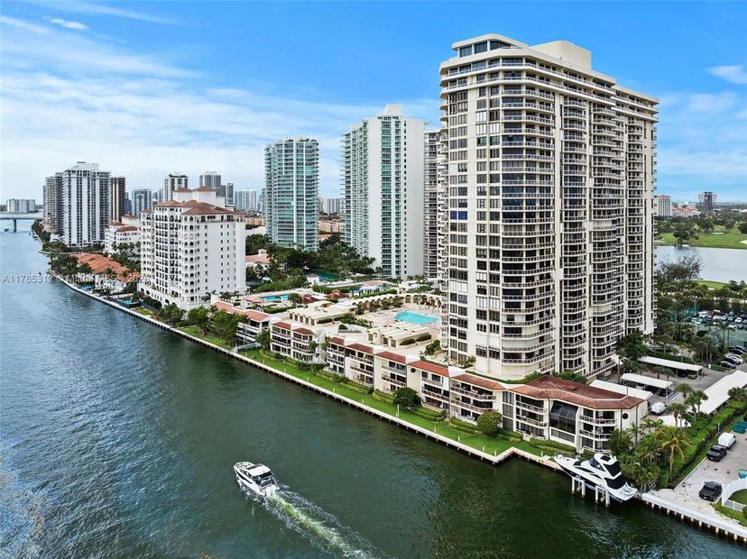 Picture of 20191 E Country Club Dr, Aventura FL 33180