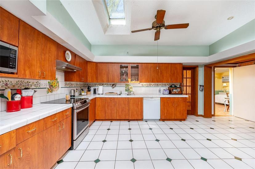 Picture of 7132 SW 65Th Ave, South Miami FL 33143