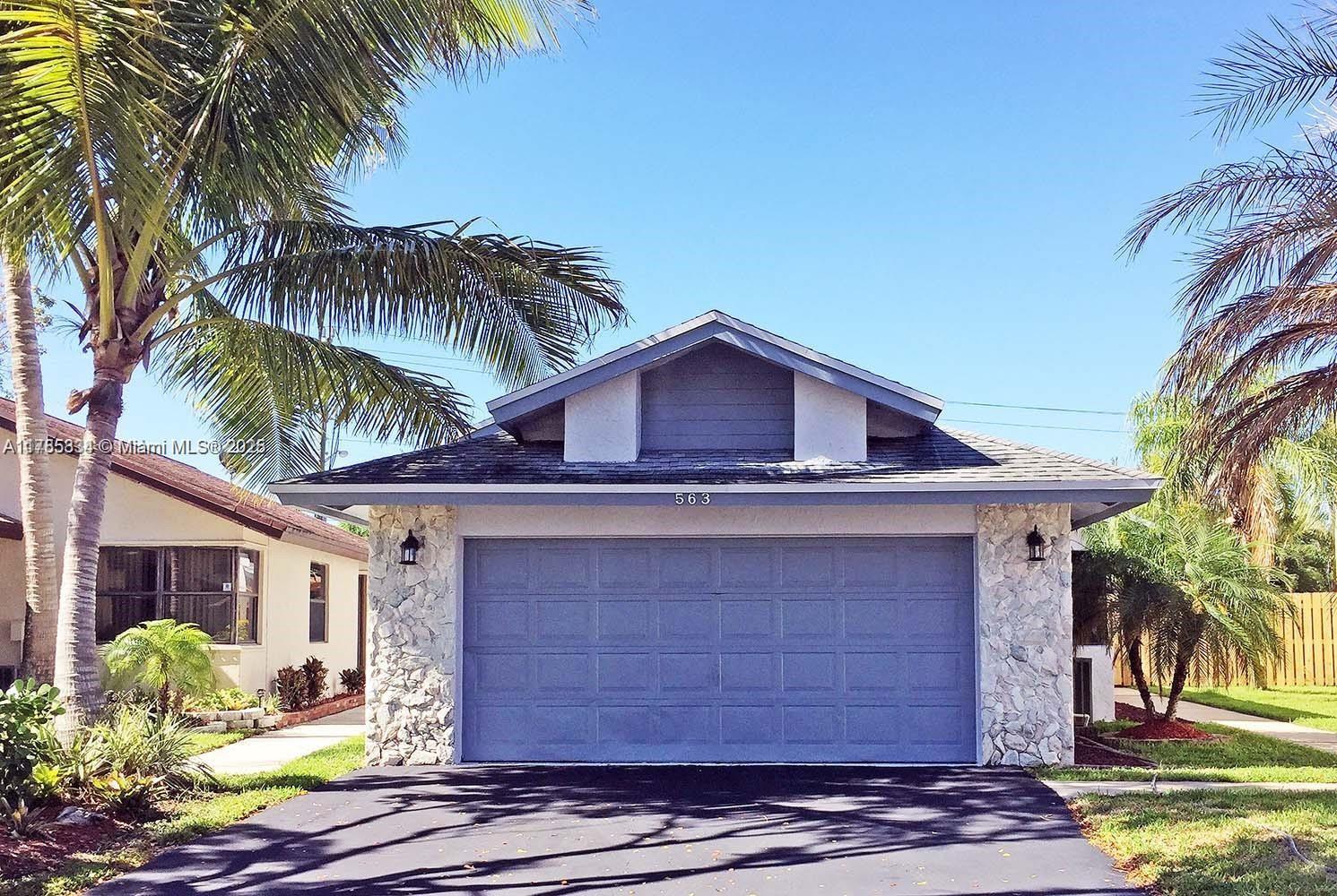 Picture of 563 Lakeside Cir, Sunrise, FL 33326