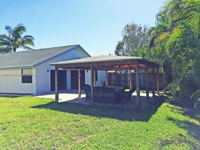 Picture of 563 Lakeside Cir, Sunrise FL 33326